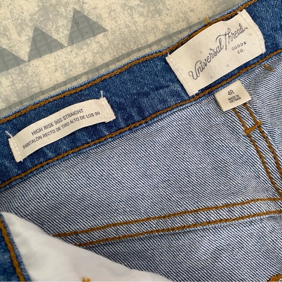 Universal Thread high-rise '90s straight jeans 4R - Picture 5 of 6